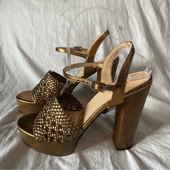 Intropia Metallic Gold Woven Leather Heels - Picture 5 of 12